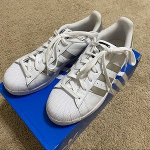 Adidas superstars